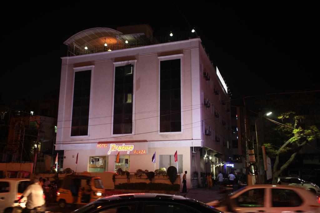 Hotel Sooriya Residency Madrás Exterior foto