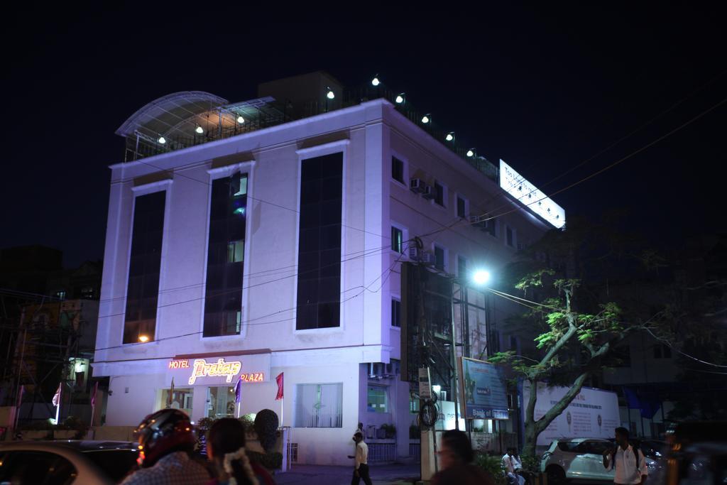 Hotel Sooriya Residency Madrás Exterior foto