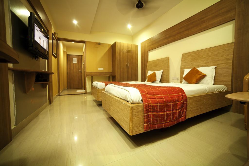 Hotel Sooriya Residency Madrás Habitación foto