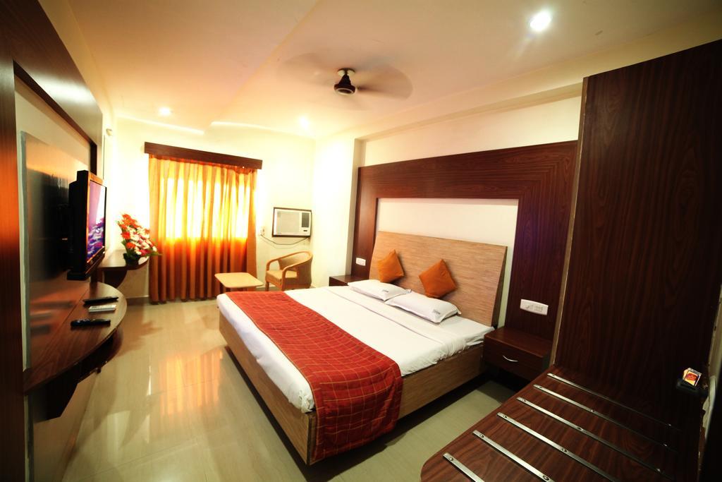 Hotel Sooriya Residency Madrás Habitación foto