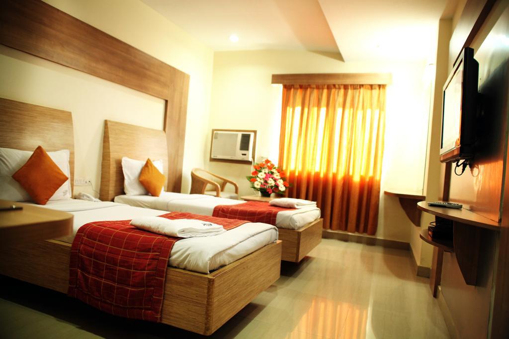 Hotel Sooriya Residency Madrás Habitación foto